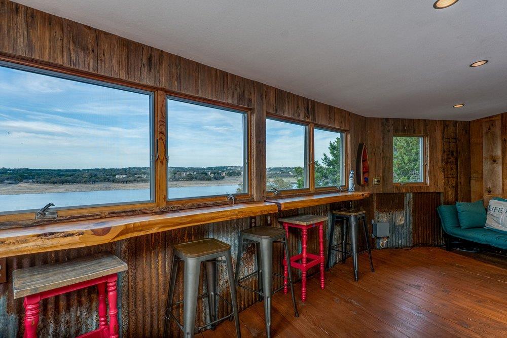 21008 W Lakeshore Dr, Spicewood, TX 78669