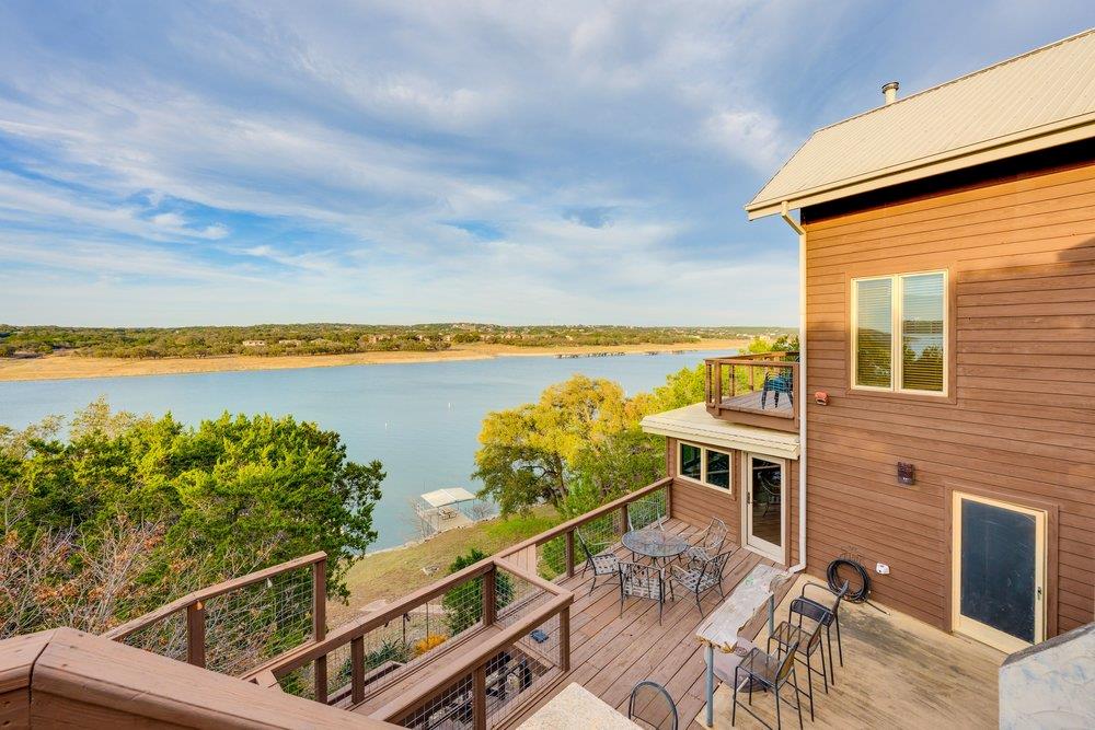 21008 W Lakeshore Dr, Spicewood, TX 78669