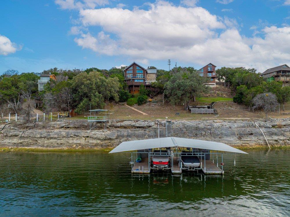 21008 W Lakeshore Dr, Spicewood, TX 78669
