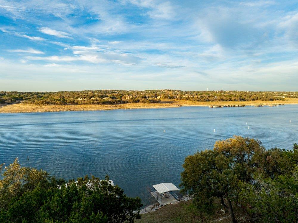 21008 W Lakeshore Dr, Spicewood, TX 78669