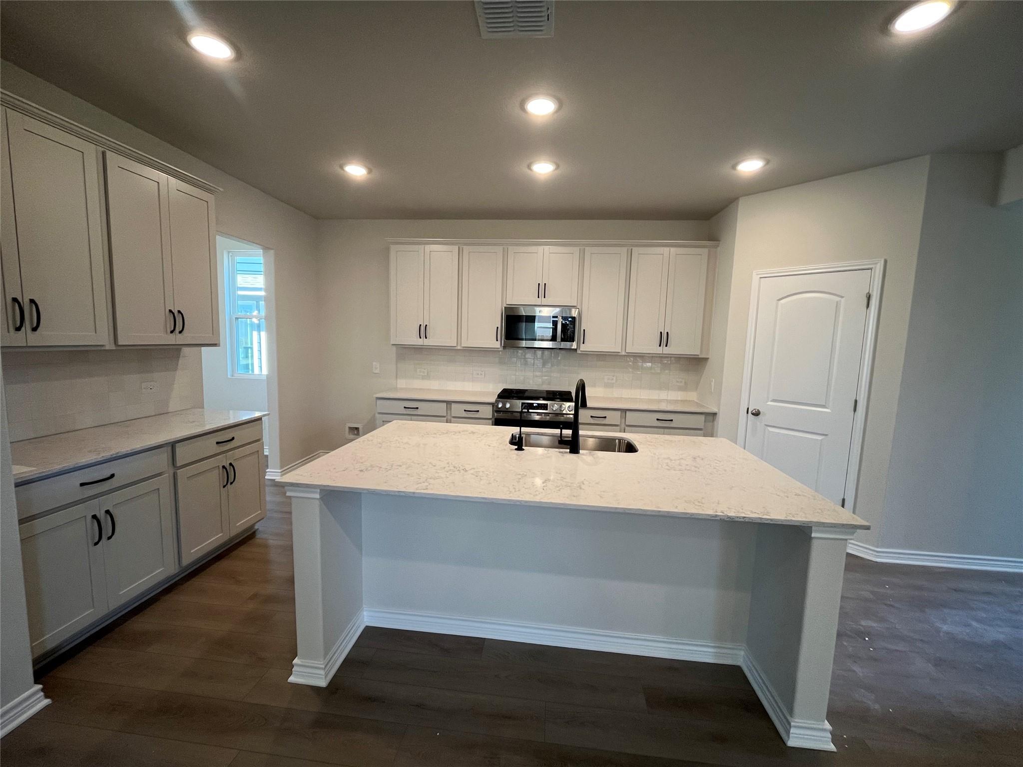 209 Woodrow Ln, Liberty Hill, TX 78642