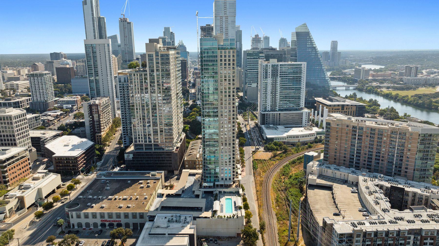 300 Bowie St # 1006, Austin, TX 78703