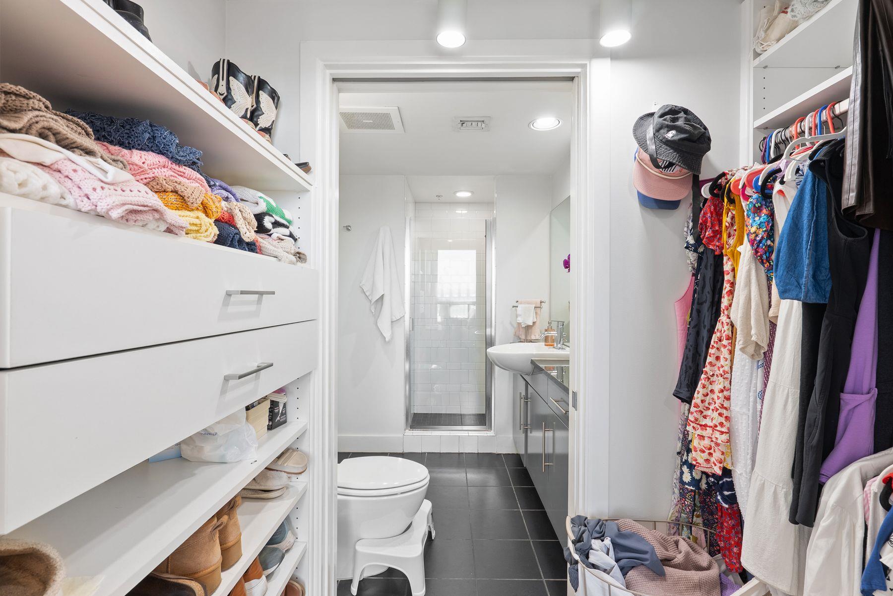 300 Bowie St # 1006, Austin, TX 78703