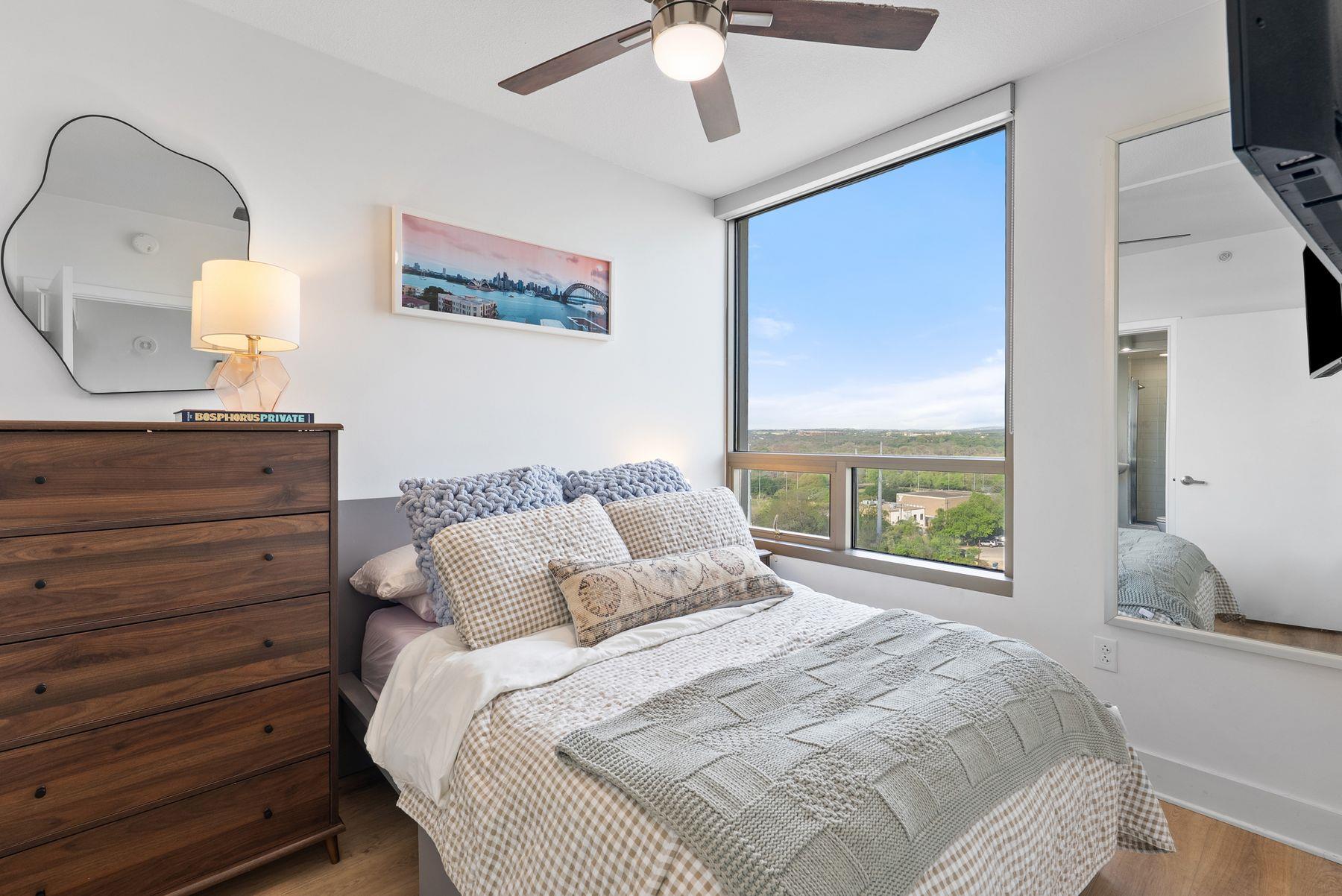 300 Bowie St # 1006, Austin, TX 78703