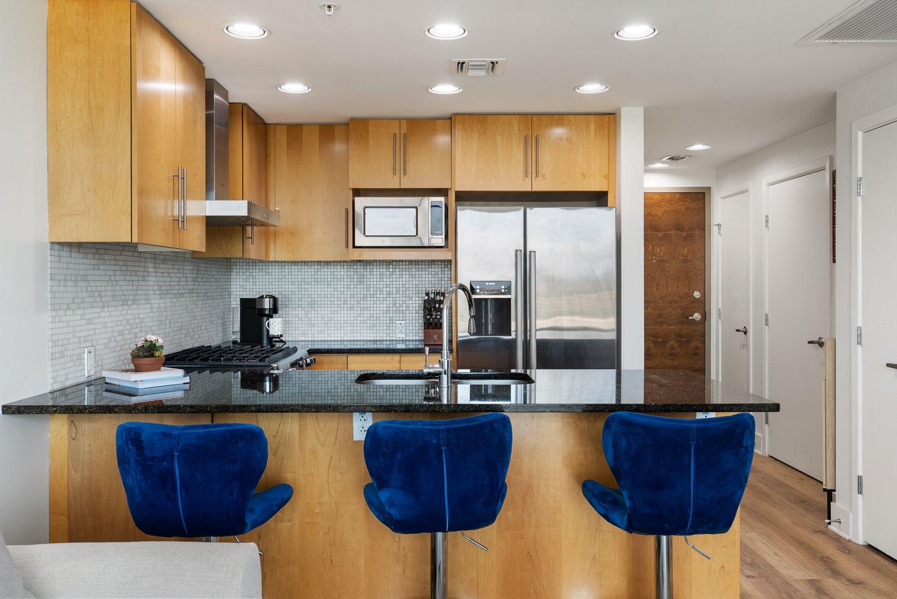 300 Bowie St # 1006, Austin, TX 78703