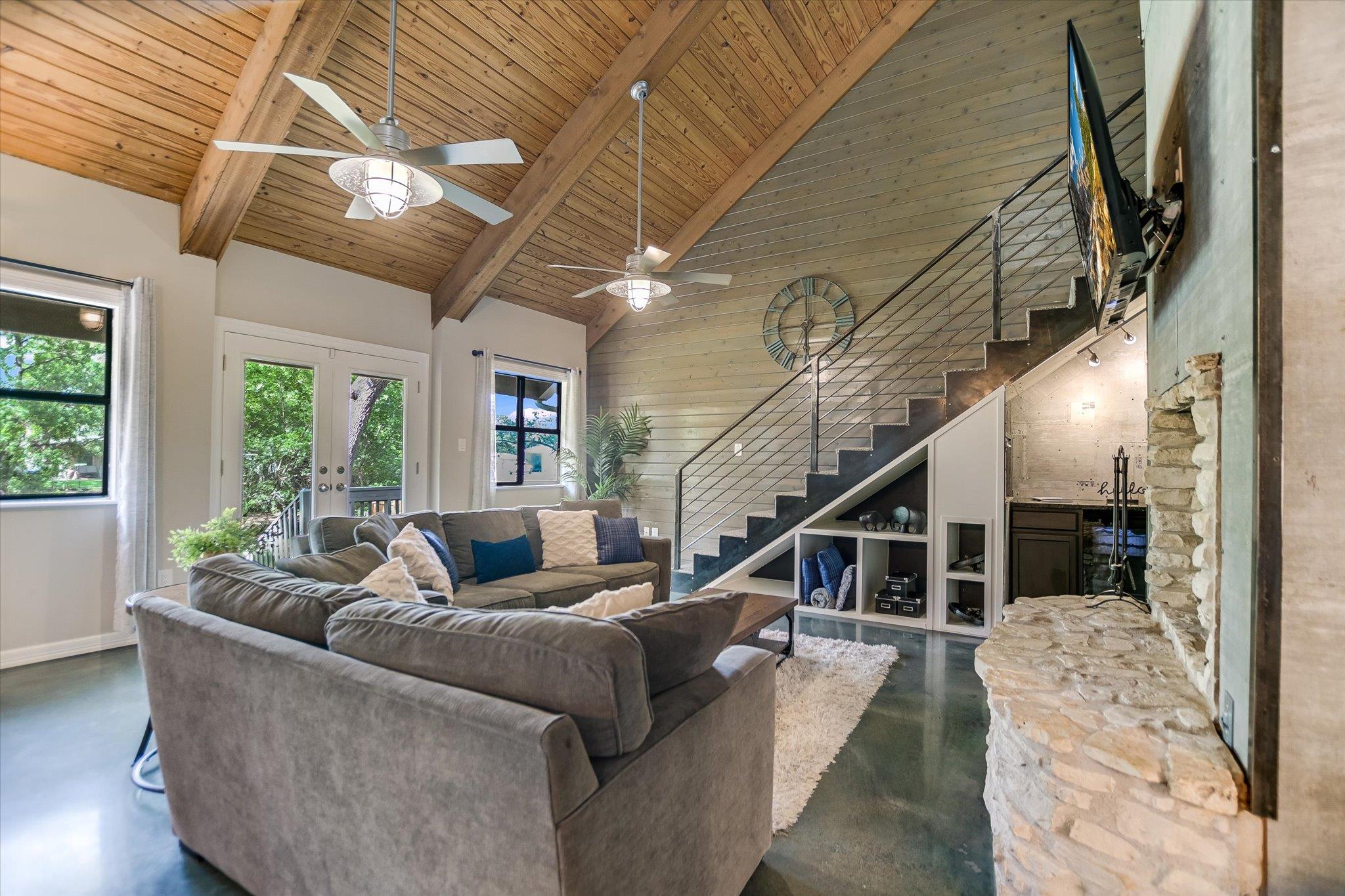 5307 Shady Oaks Cir, Kingsland, TX 78639