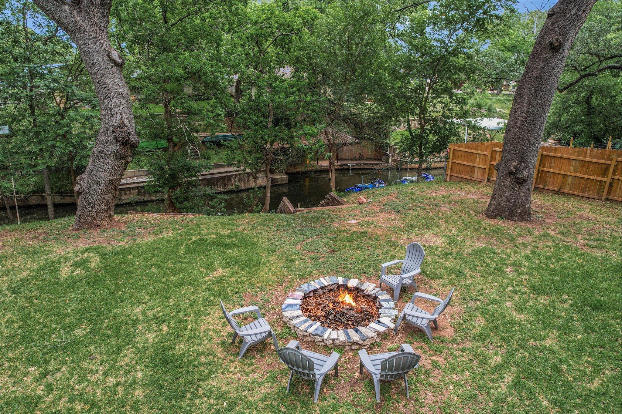 5307 Shady Oaks Cir, Kingsland, TX 78639