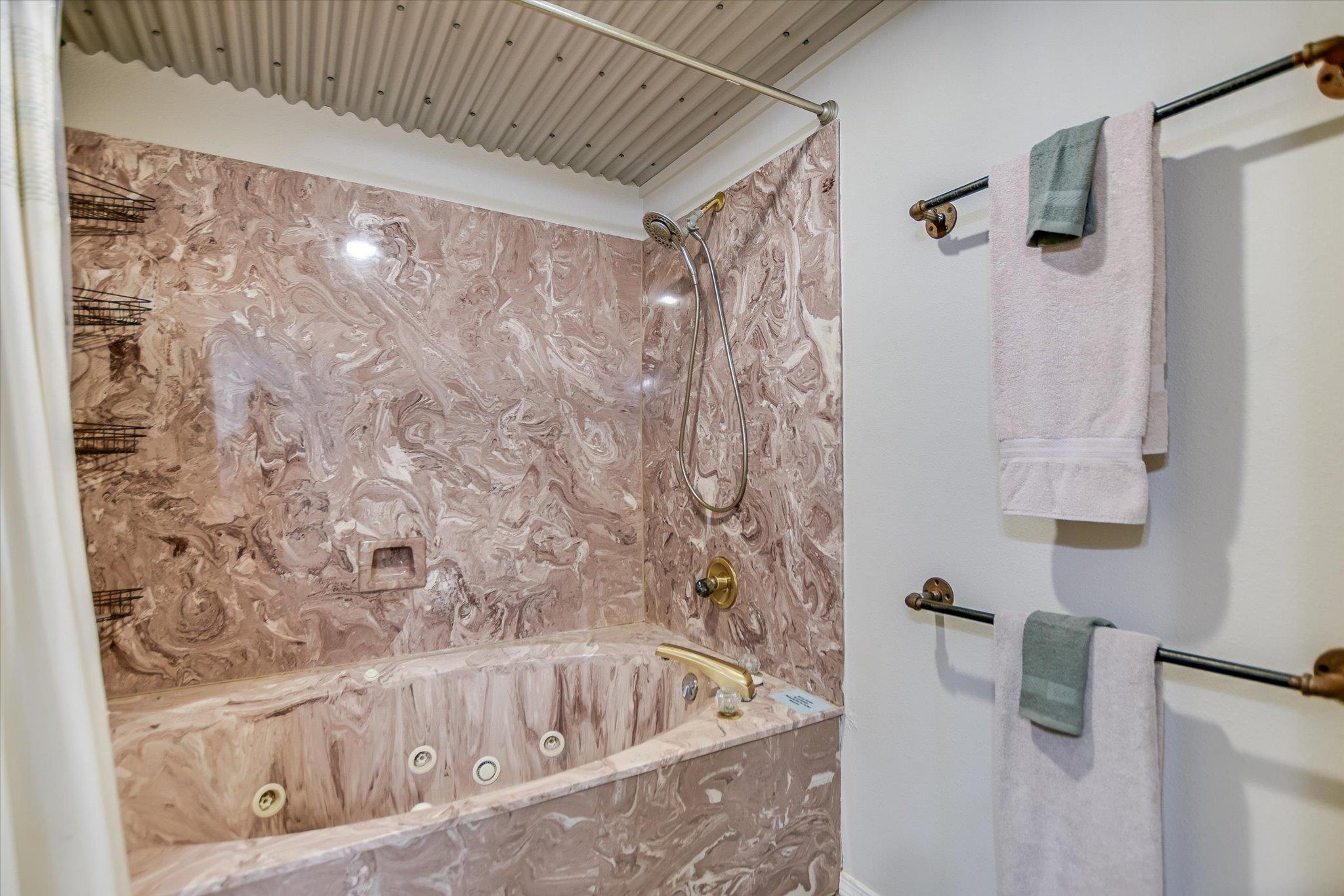 5307 Shady Oaks Cir, Kingsland, TX 78639