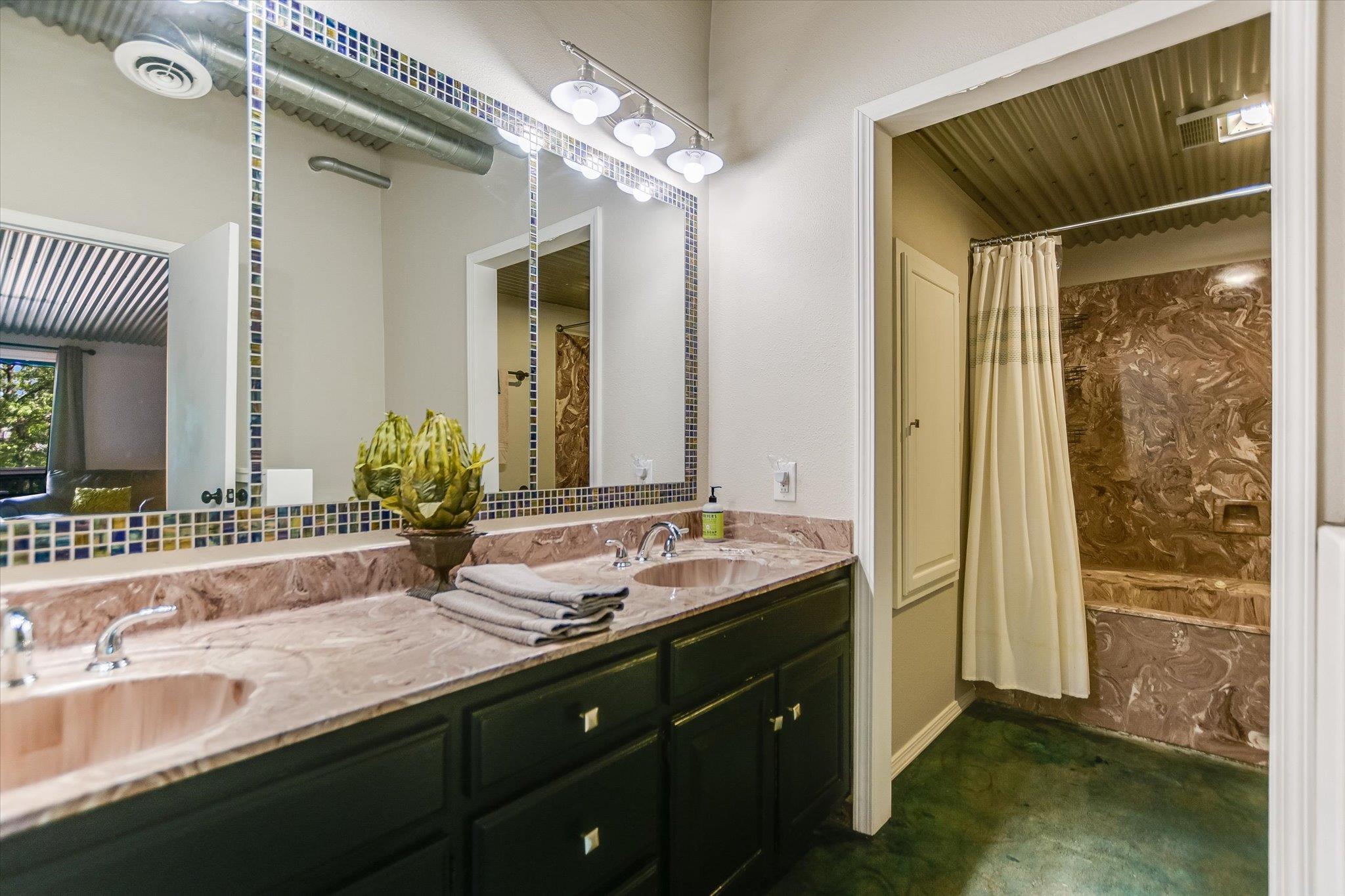 5307 Shady Oaks Cir, Kingsland, TX 78639