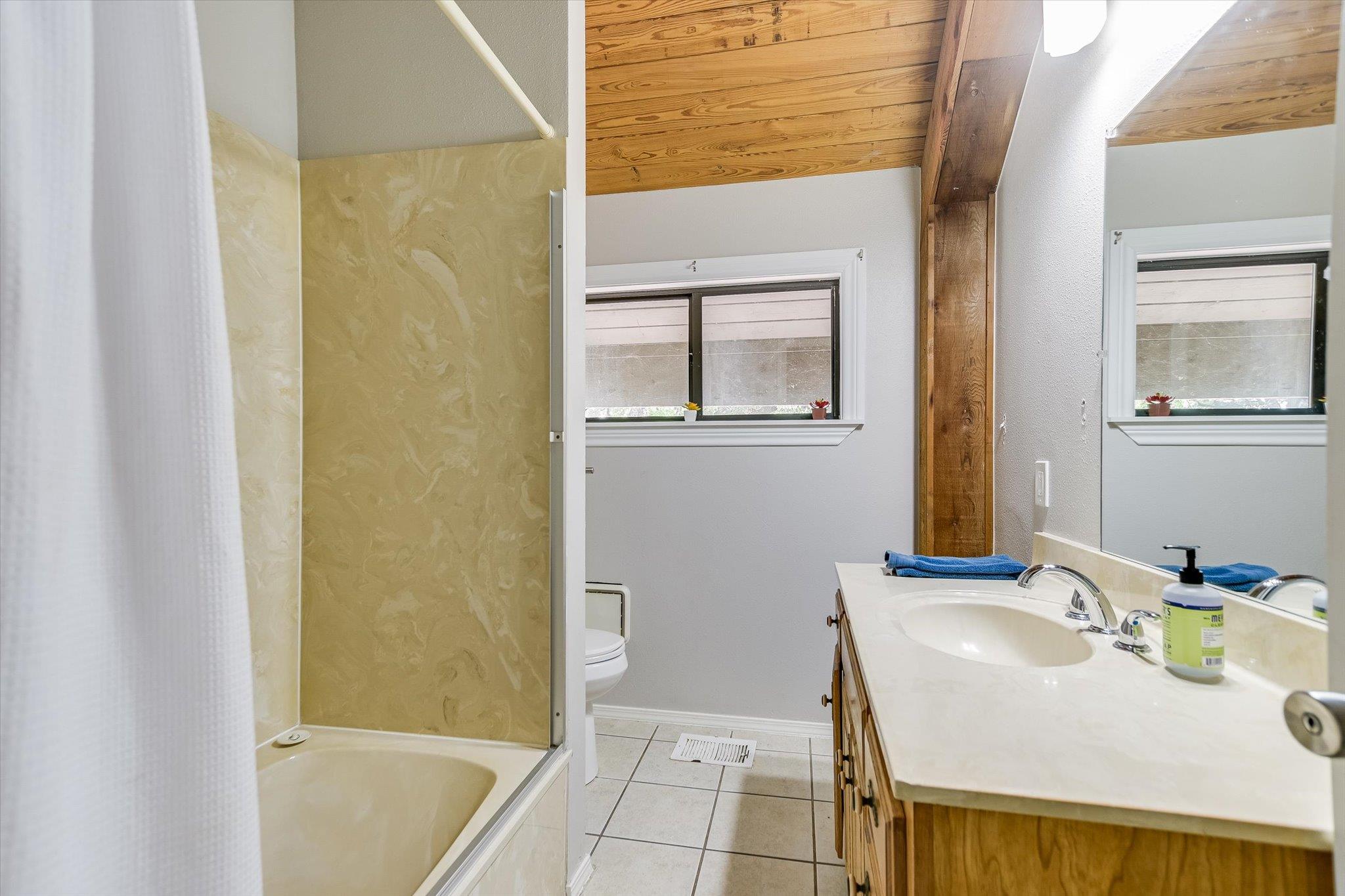 5307 Shady Oaks Cir, Kingsland, TX 78639