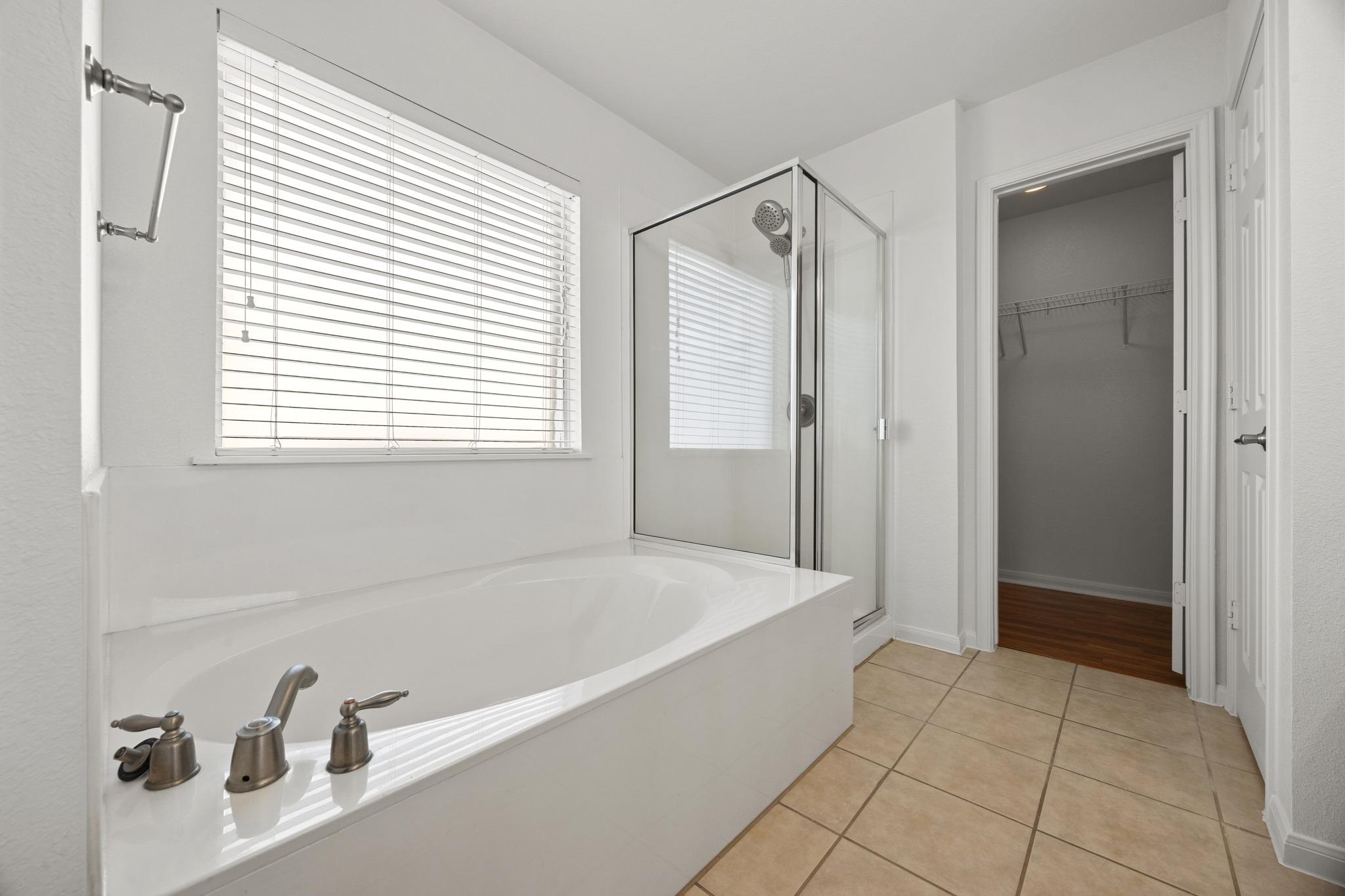 432 Falcon Ln, Leander, TX 78641