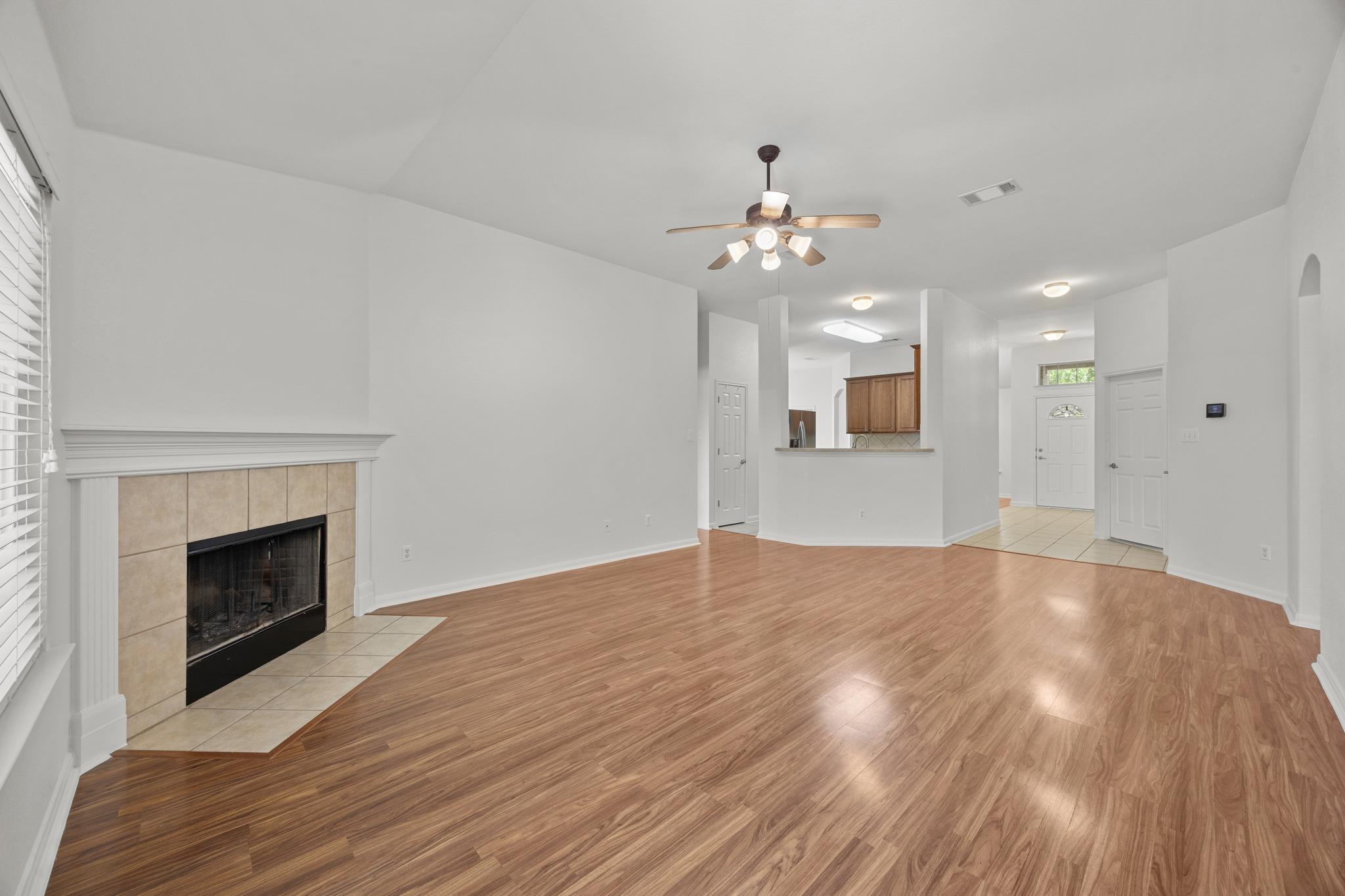 432 Falcon Ln, Leander, TX 78641