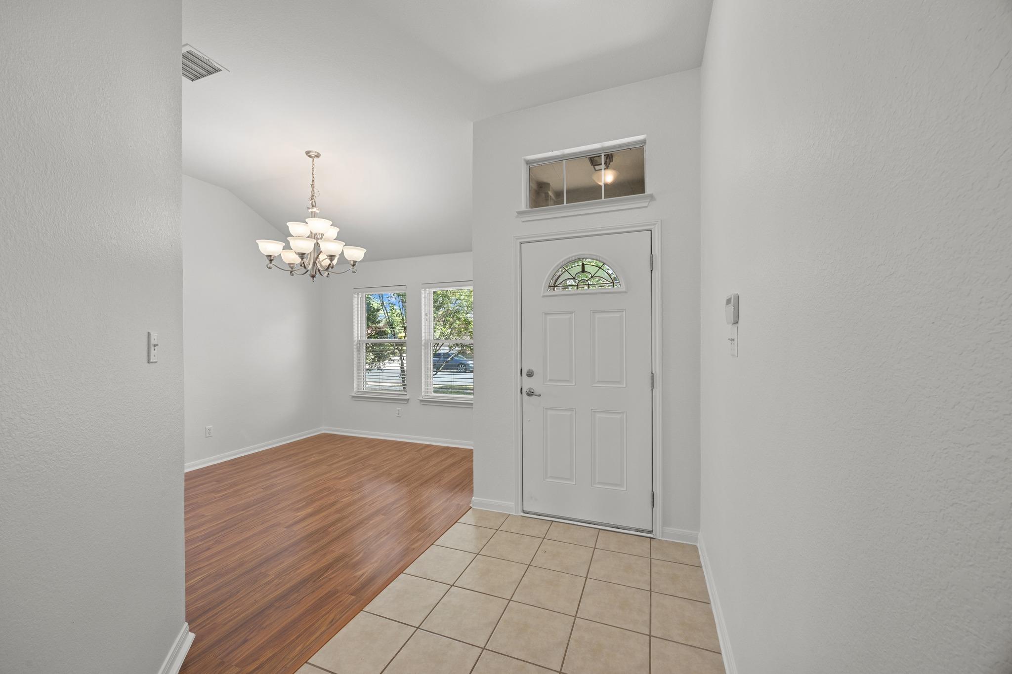 432 Falcon Ln, Leander, TX 78641