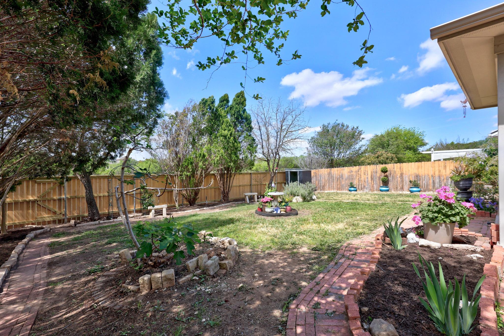 432 Falcon Ln, Leander, TX 78641