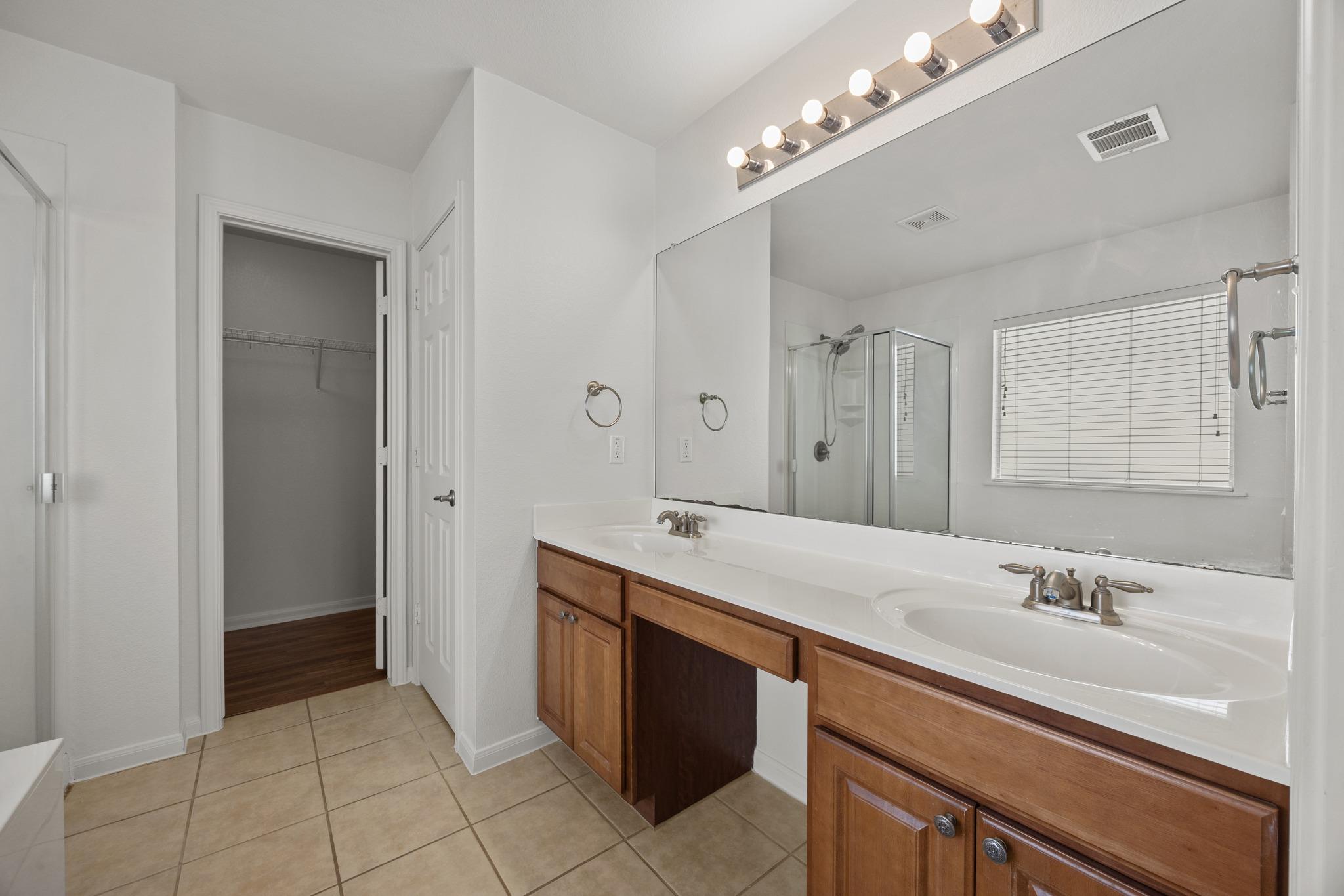 432 Falcon Ln, Leander, TX 78641