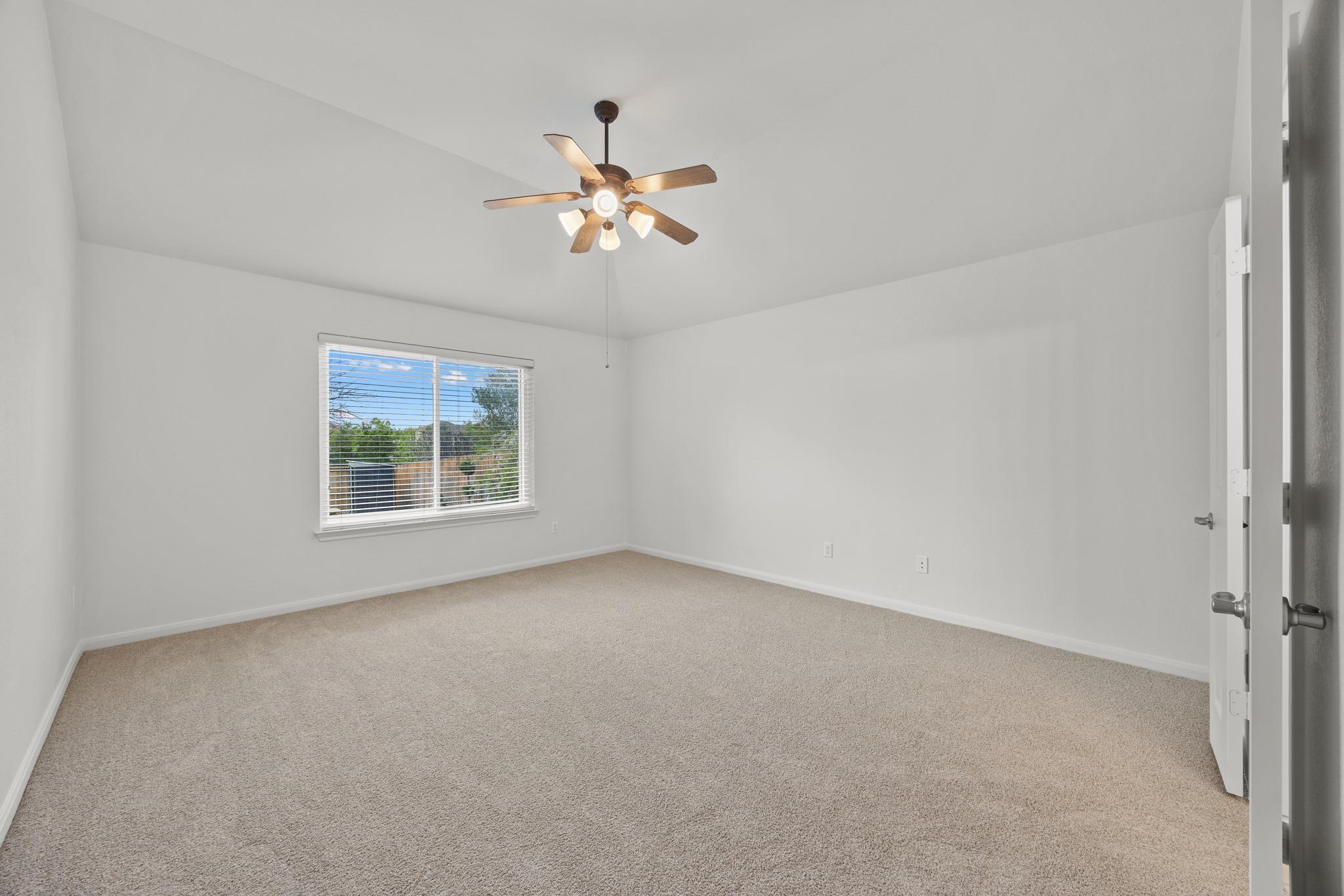 432 Falcon Ln, Leander, TX 78641