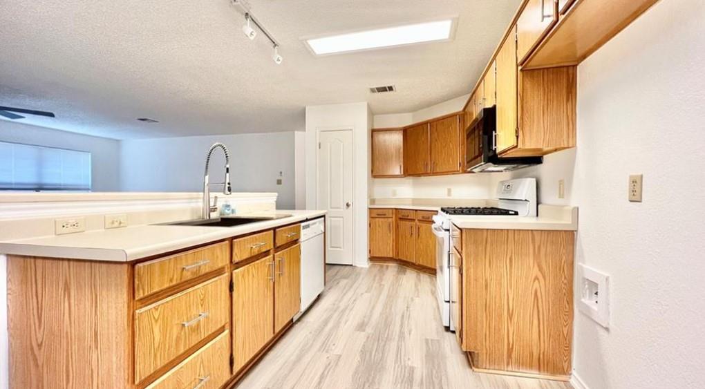 1803 Woodland Dr, Cedar Park, TX 78613