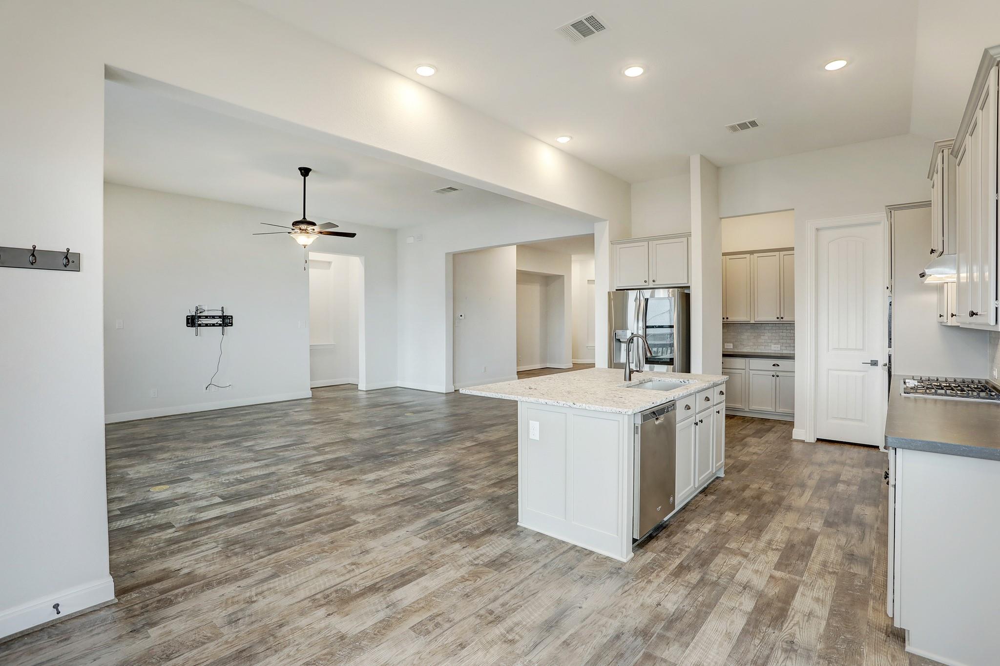 2017 Hawkes Cv, Leander, TX 78641