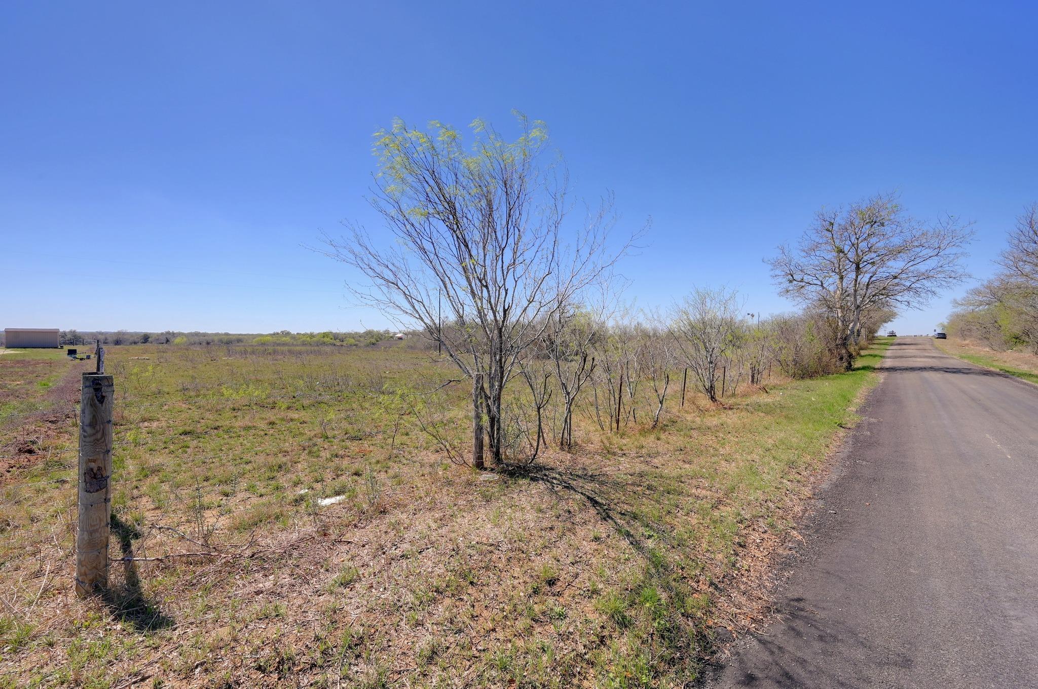 000 Cr 397, Waelder, TX 78959