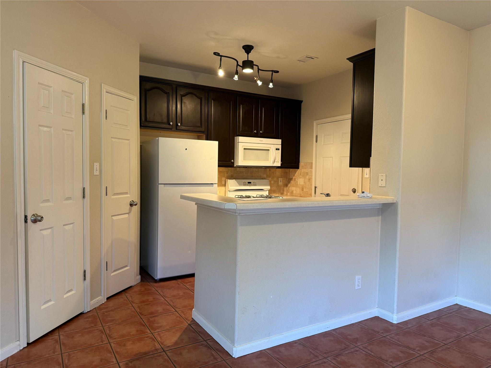 2100 Pipers Field Dr # 21, Austin, TX 78758