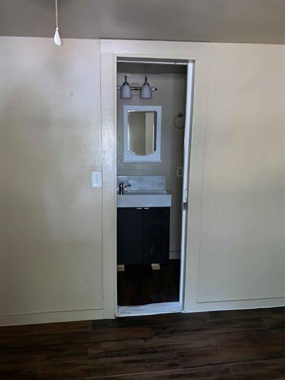 1000 Chihuahua St # B, Lockhart, TX 78644