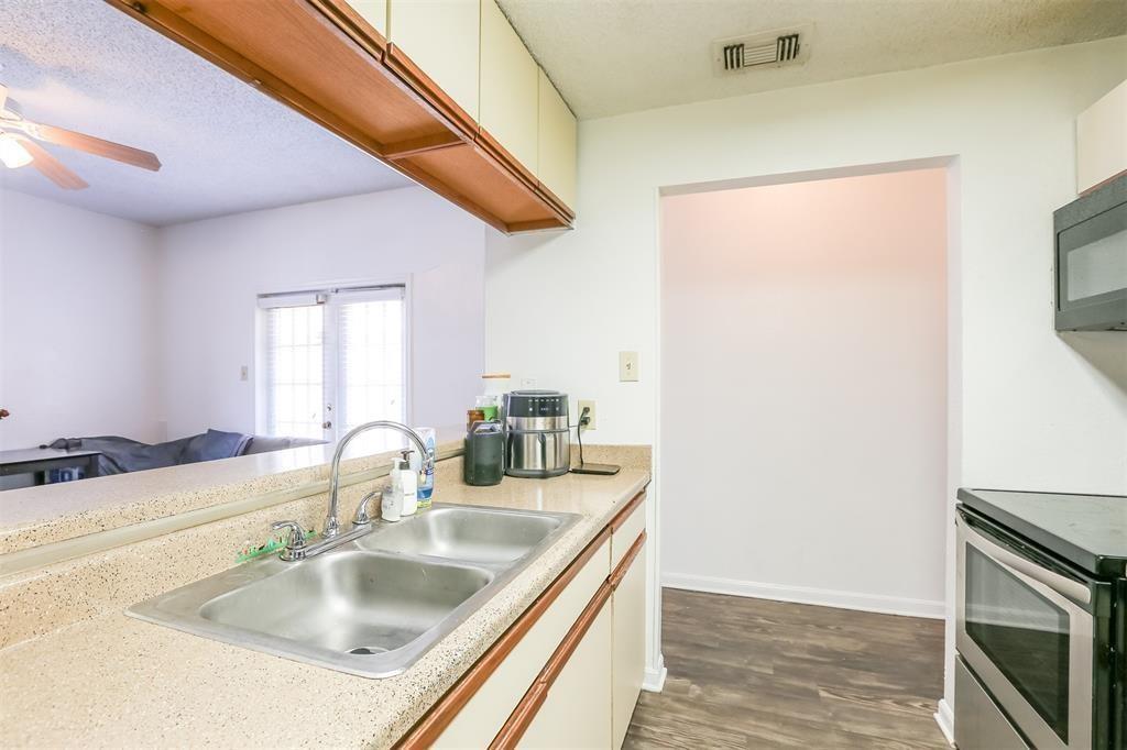 912 W 22nd St # 305, Austin, TX 78705