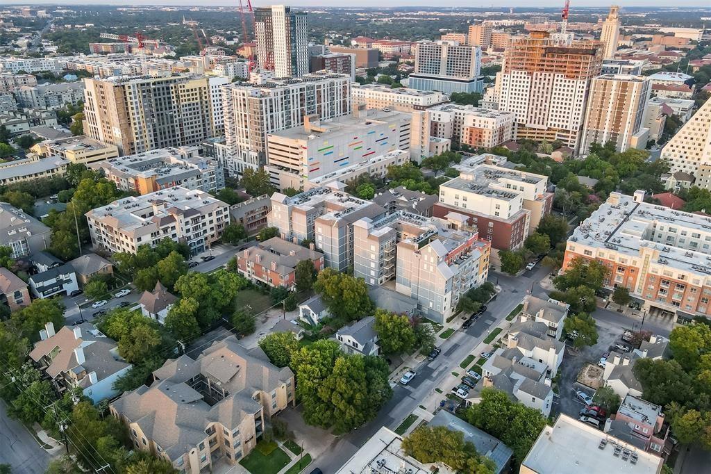 912 W 22nd St # 305, Austin, TX 78705