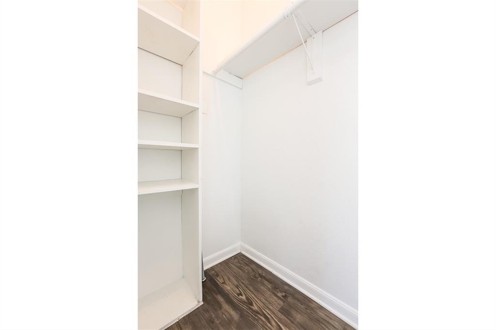 912 W 22nd St # 305, Austin, TX 78705