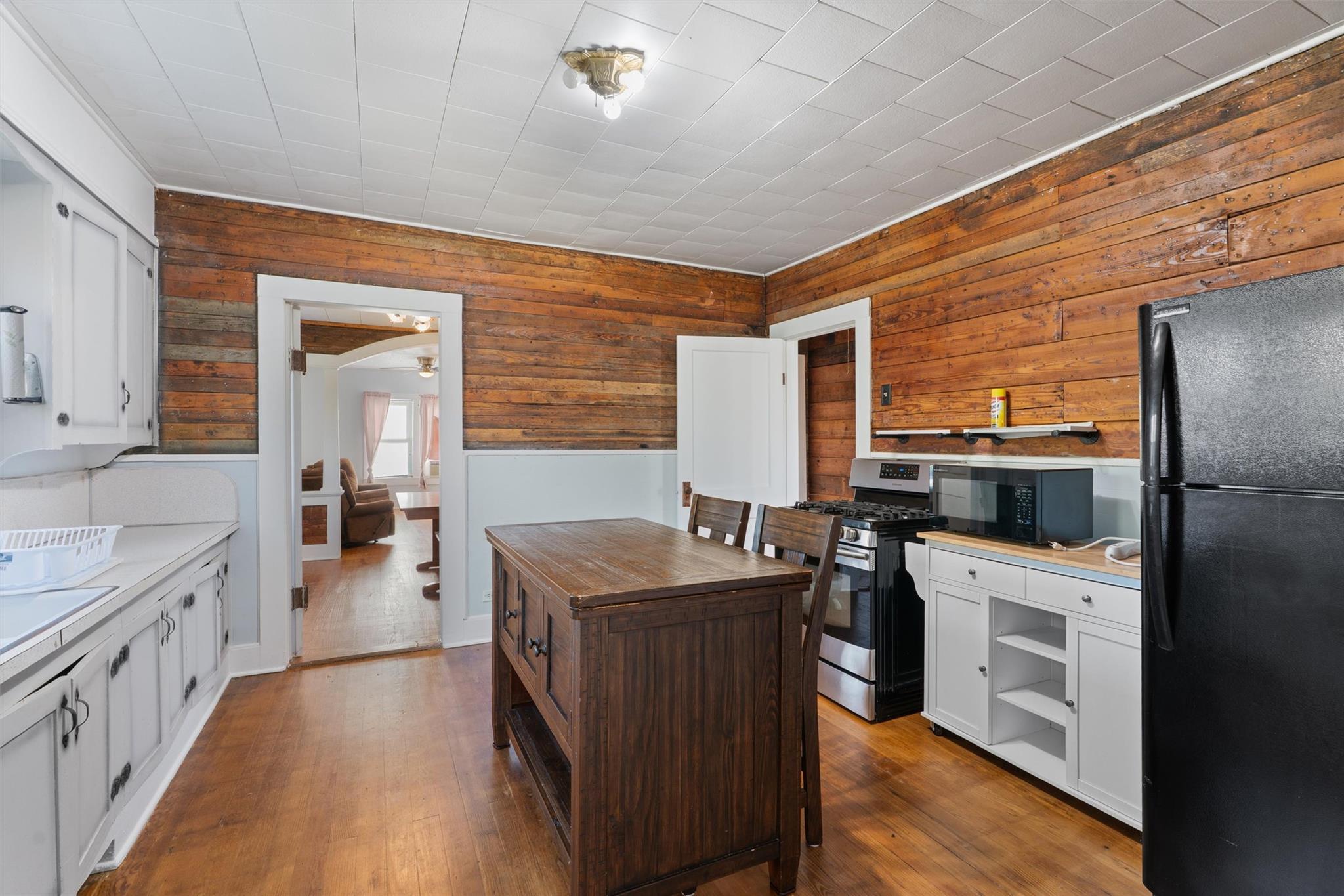 408 S Gabriel St, Granger, TX 76530