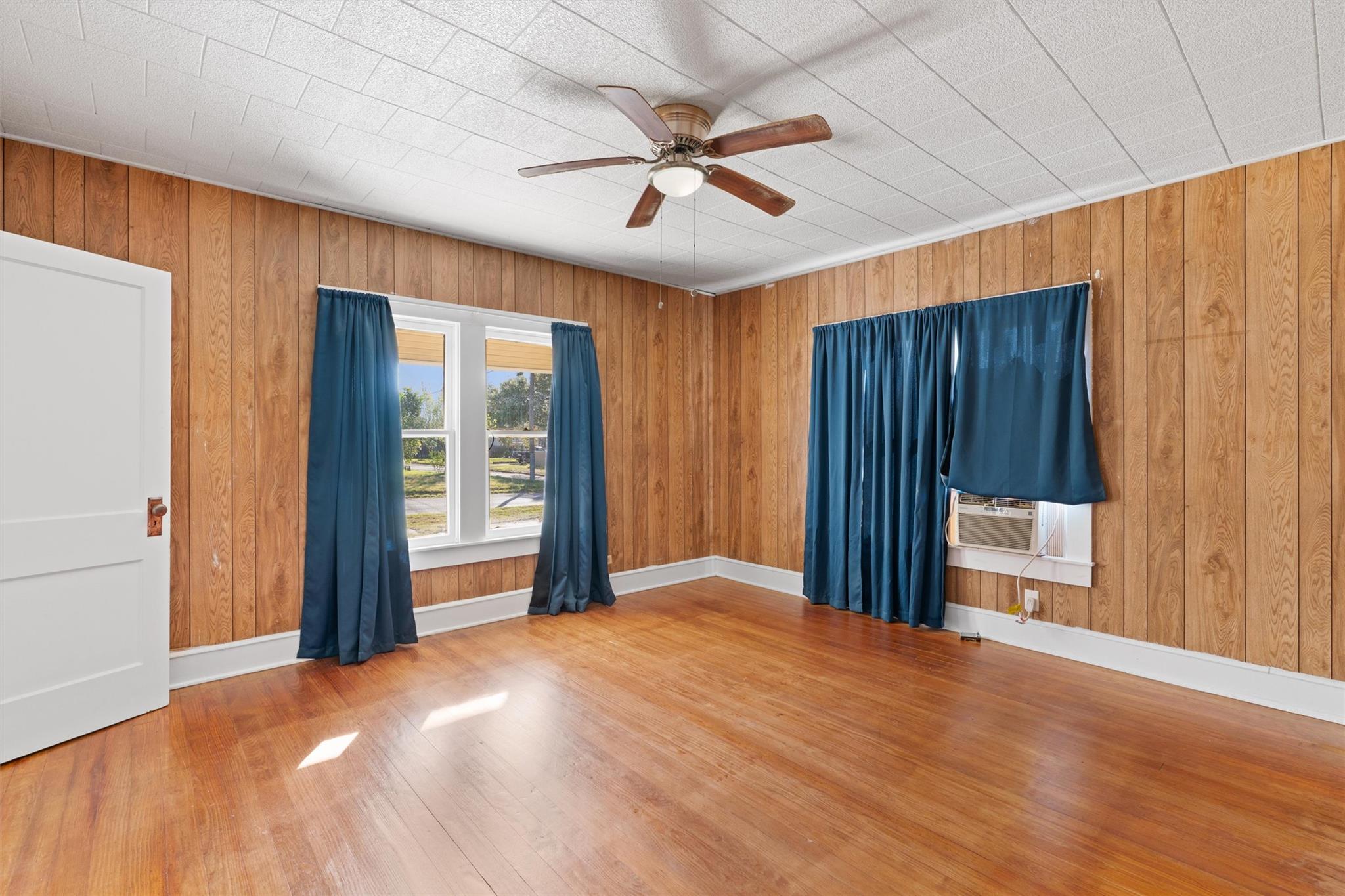 408 S Gabriel St, Granger, TX 76530
