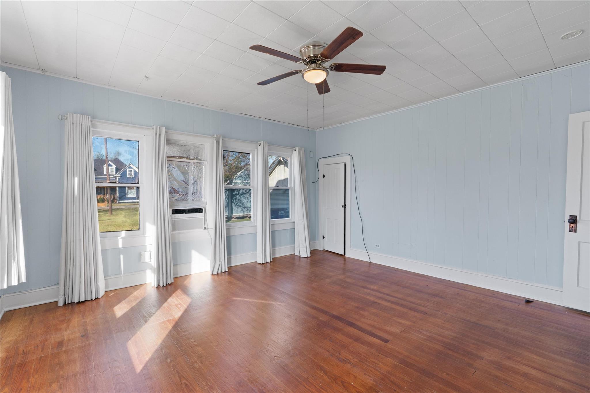408 S Gabriel St, Granger, TX 76530