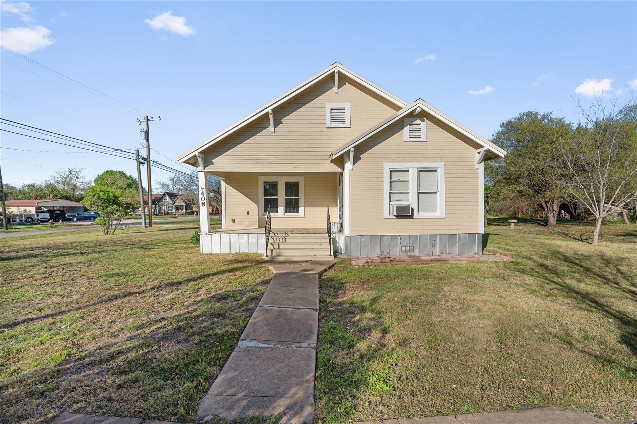 408 S Gabriel St, Granger, TX 76530