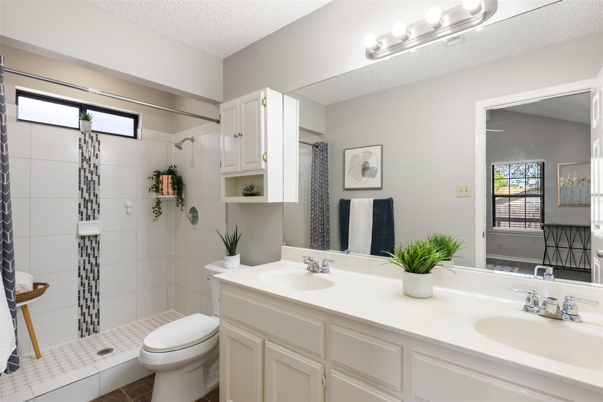 410 Village Ln, Buda, TX 78610