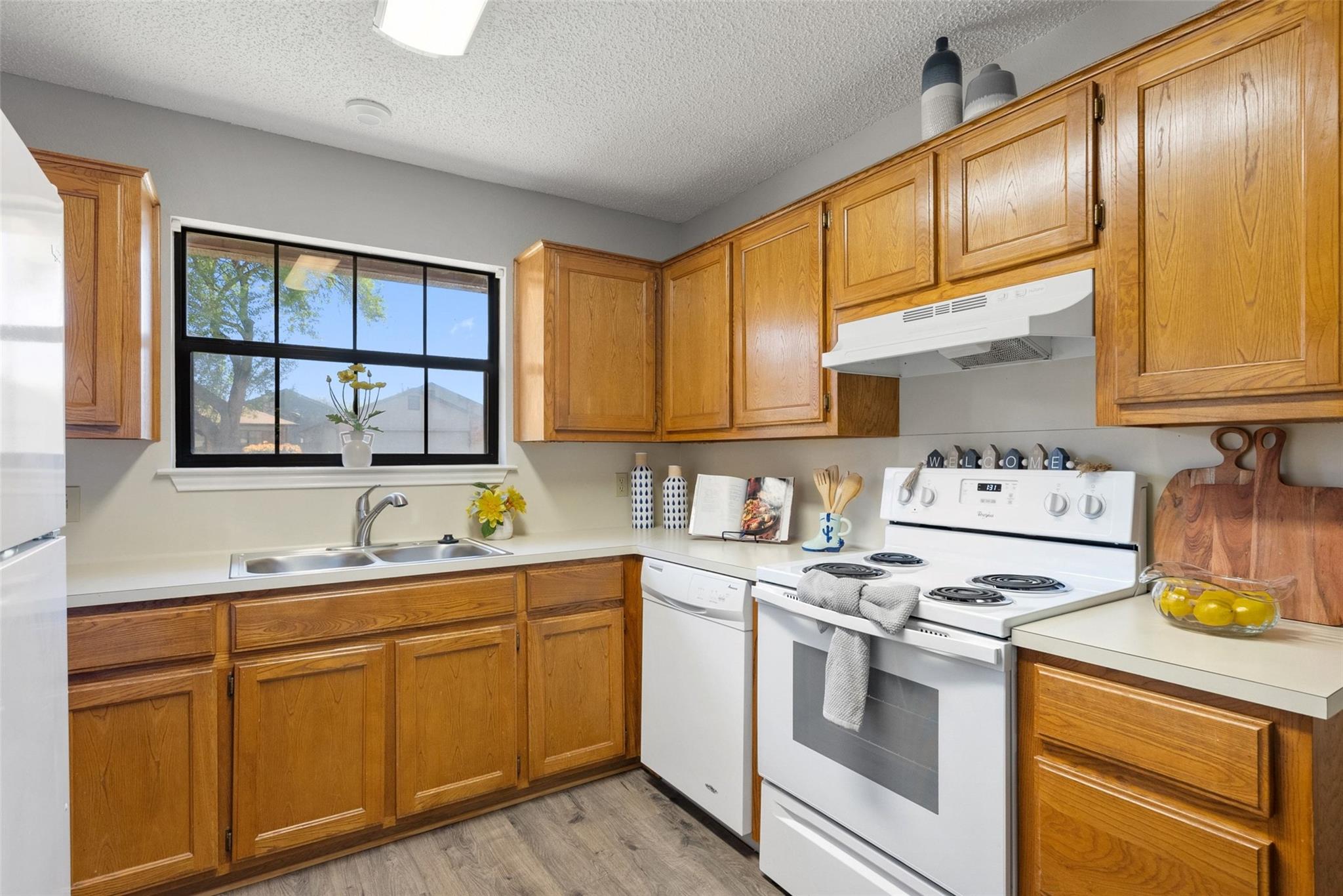 410 Village Ln, Buda, TX 78610