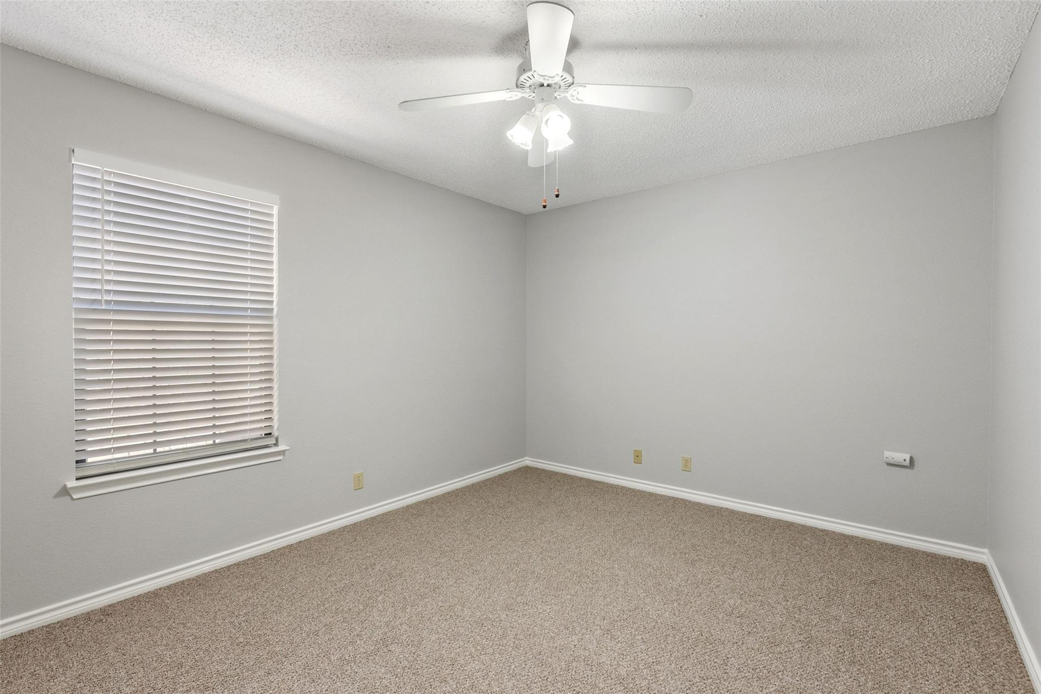 410 Village Ln, Buda, TX 78610