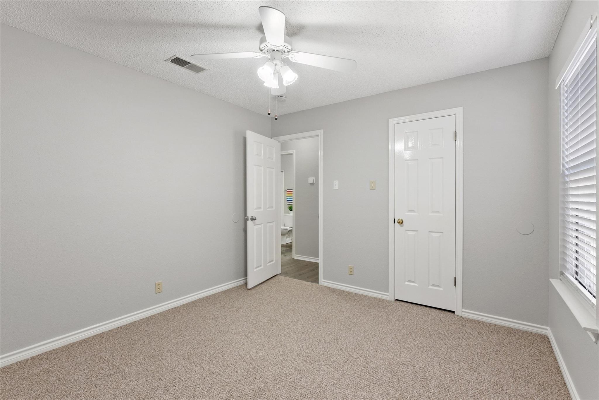 410 Village Ln, Buda, TX 78610