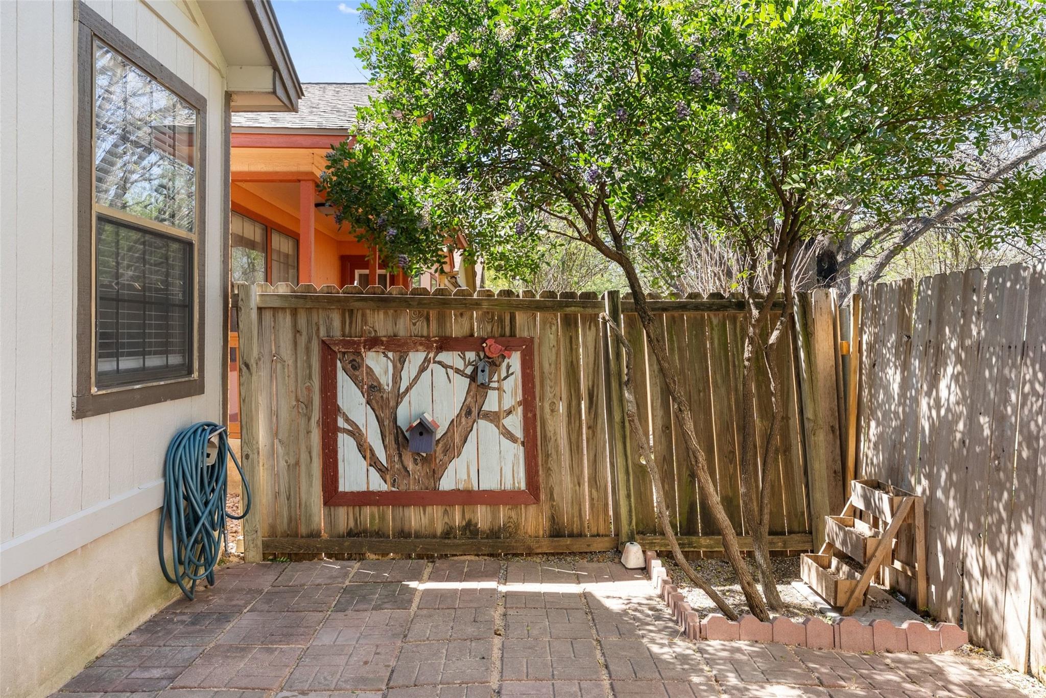 410 Village Ln, Buda, TX 78610