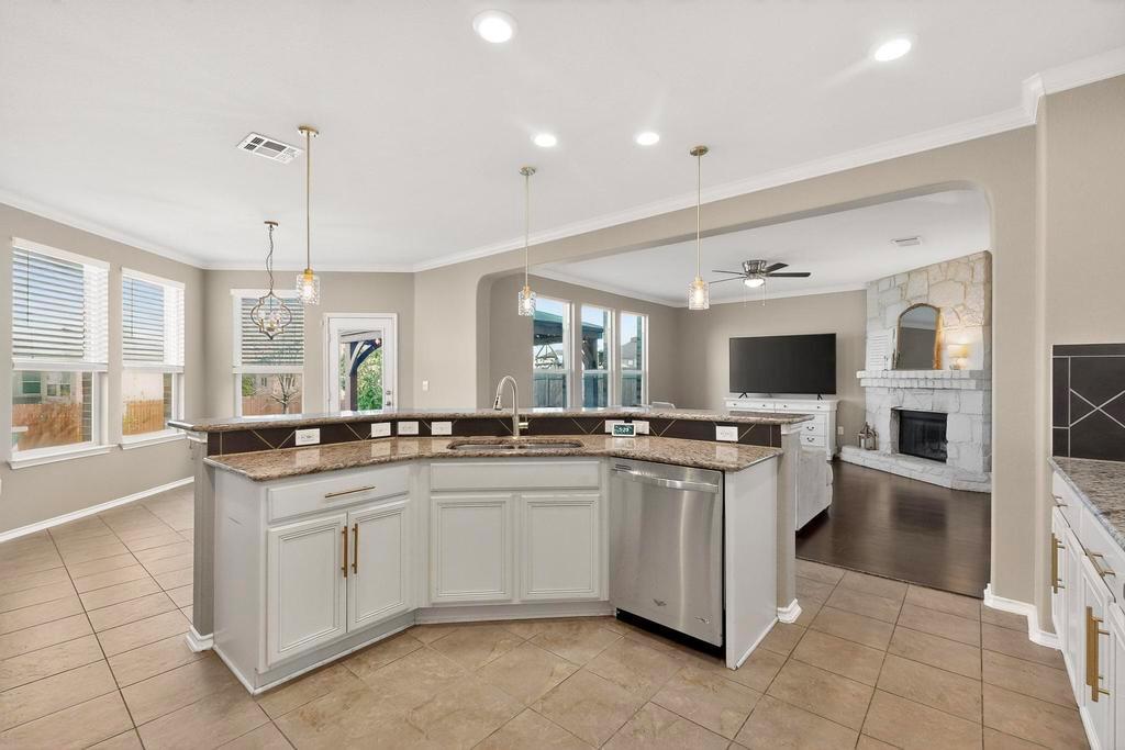 7509 Nunsland Dr, Austin, TX 78744