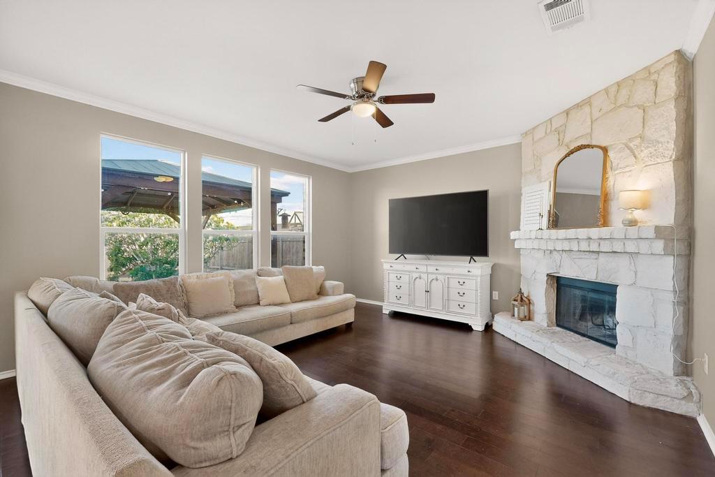 7509 Nunsland Dr, Austin, TX 78744