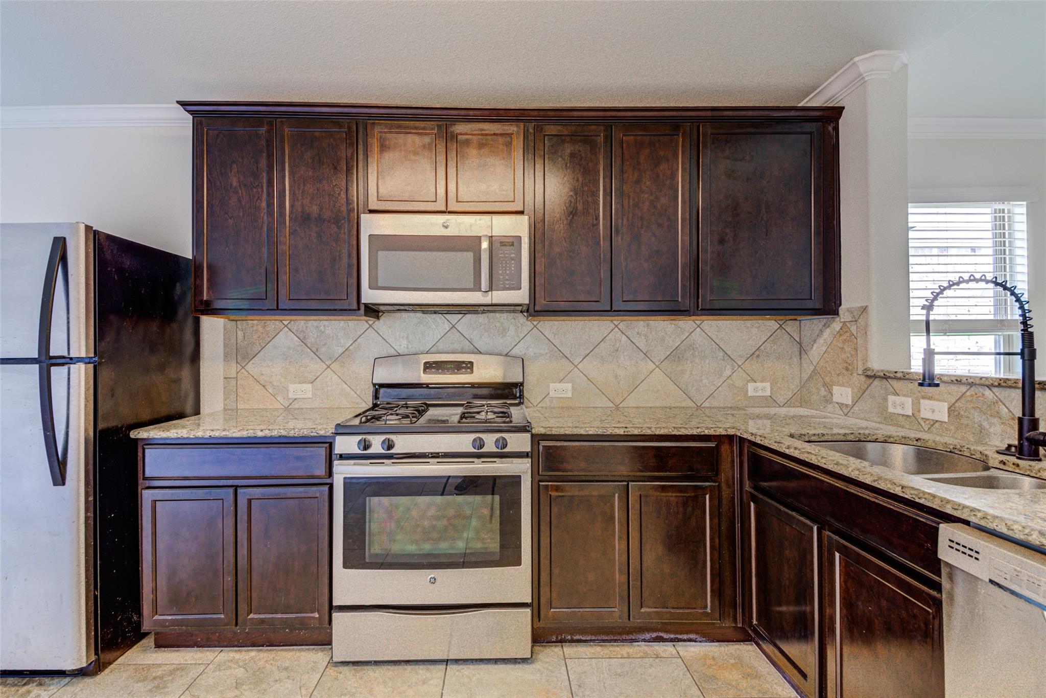 6812 Crestone Rd, Austin, TX 78744