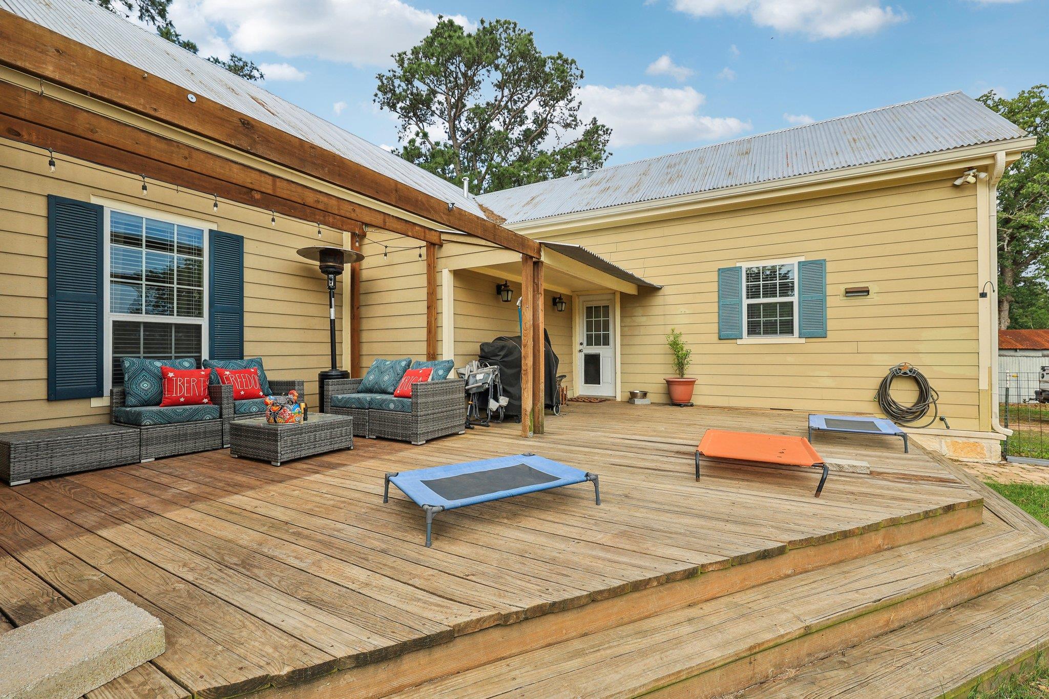 1200 County Road 211, Giddings, TX 78942