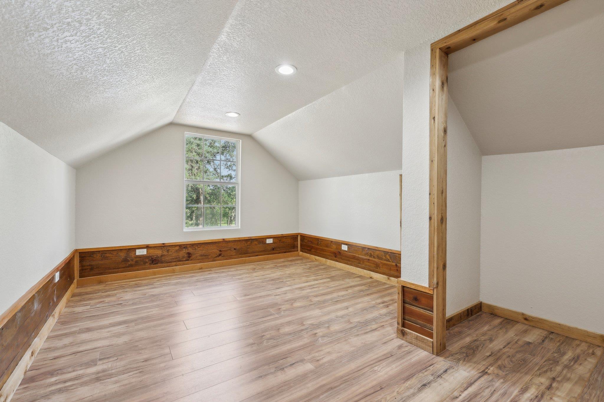 1200 County Road 211, Giddings, TX 78942