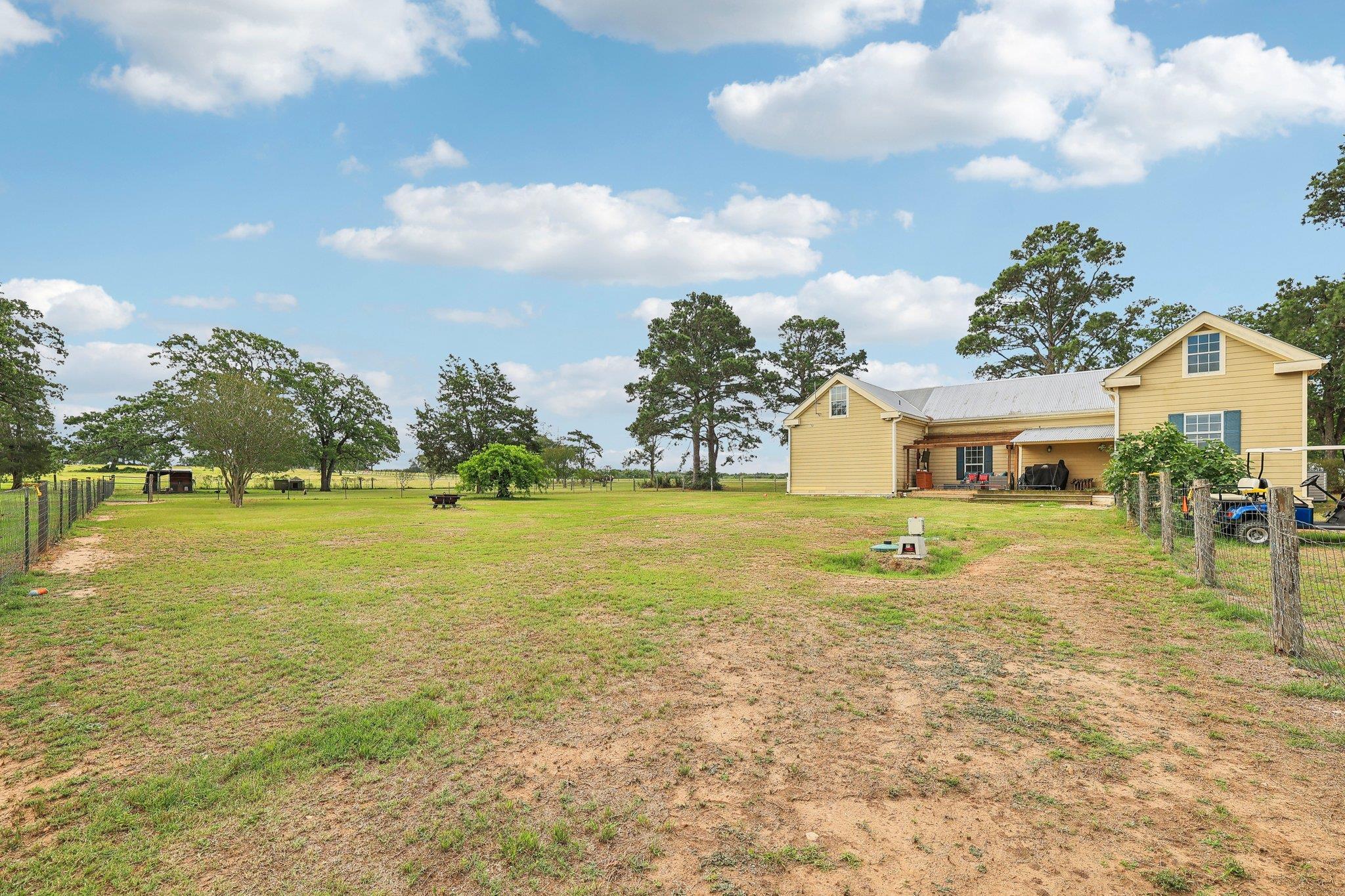 1200 County Road 211, Giddings, TX 78942