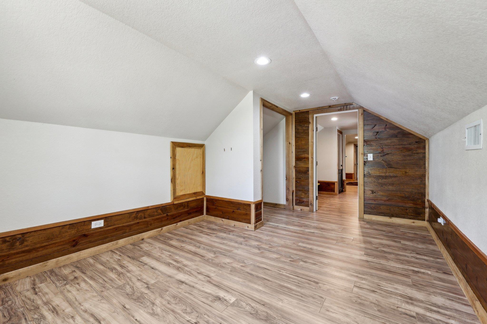 1200 County Road 211, Giddings, TX 78942