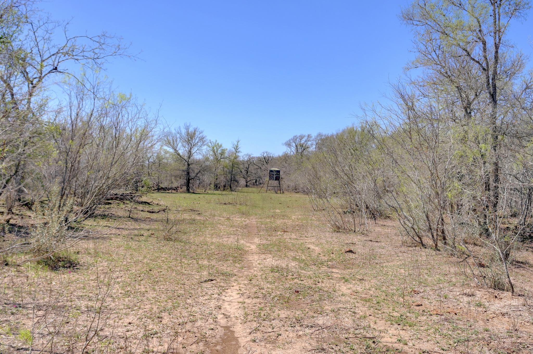 000 Cr 420, Waelder, TX 78959