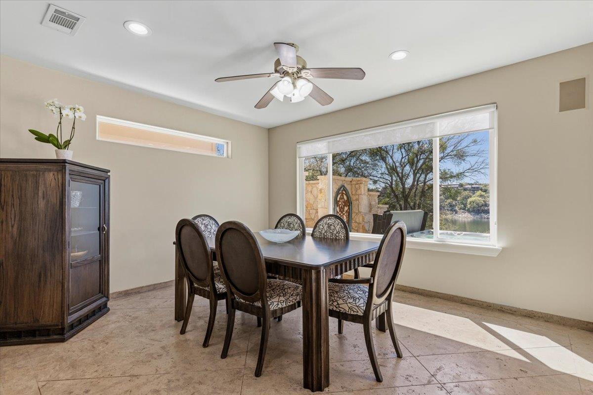 25207 Lake View Dr, Spicewood, TX 78669