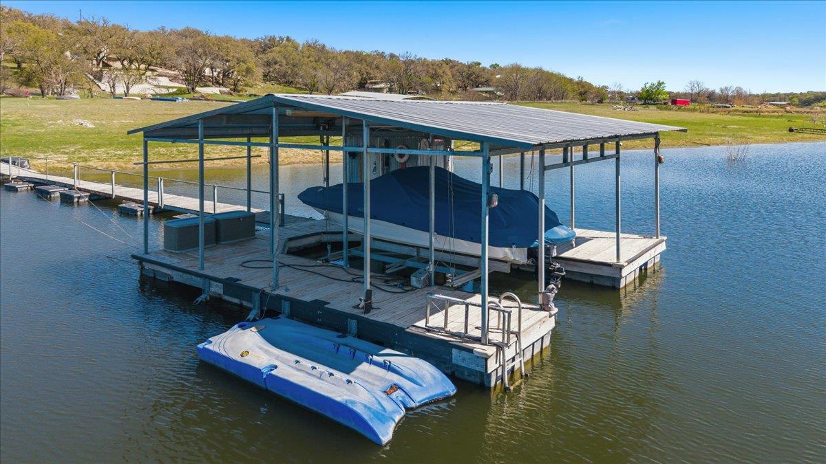 25207 Lake View Dr, Spicewood, TX 78669