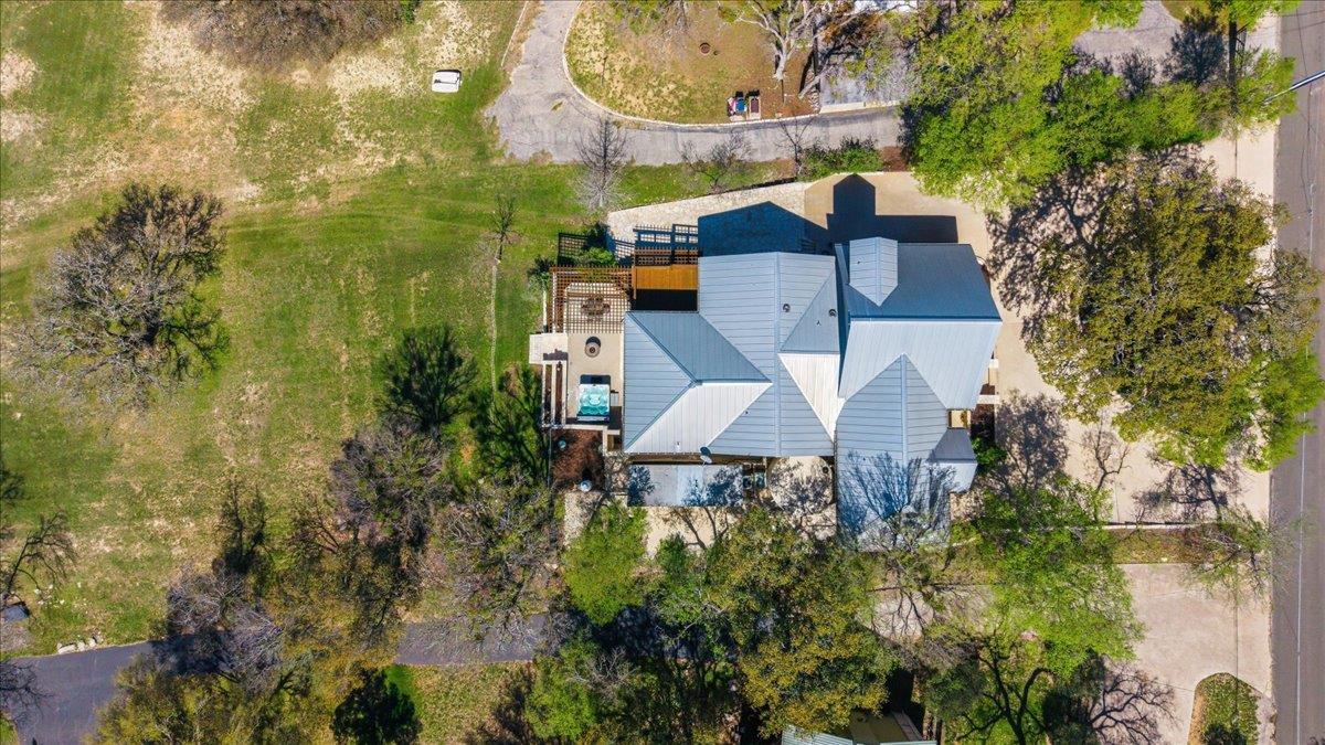 25207 Lake View Dr, Spicewood, TX 78669