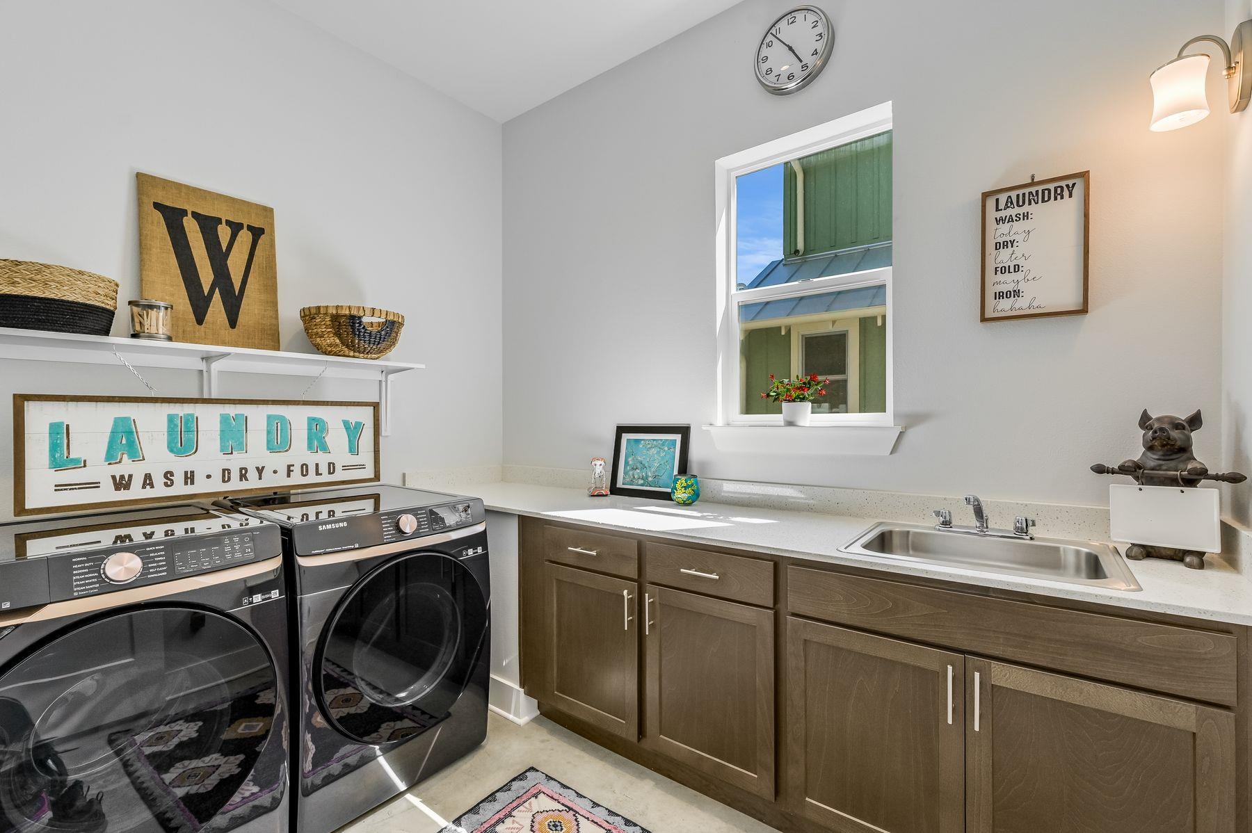 2100 E 10th St, Austin, TX 78702