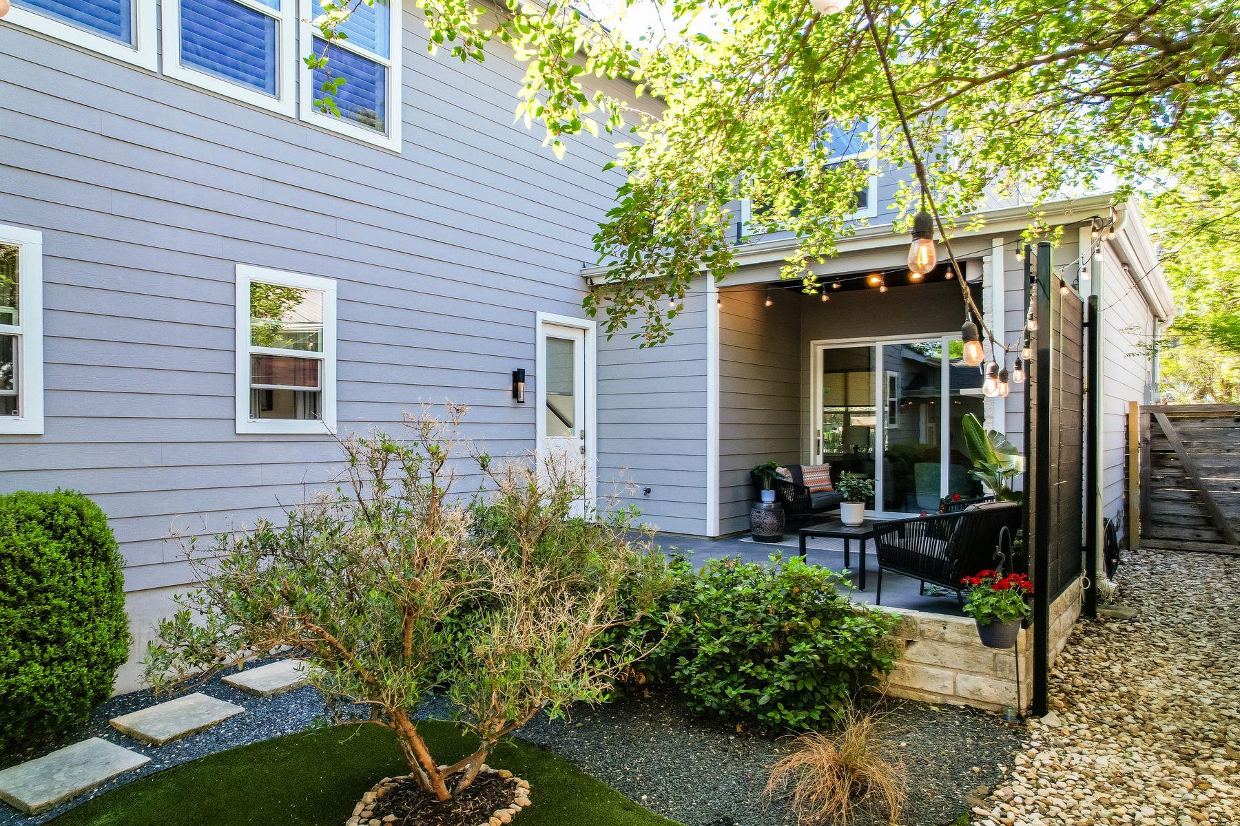 2100 E 10th St, Austin, TX 78702